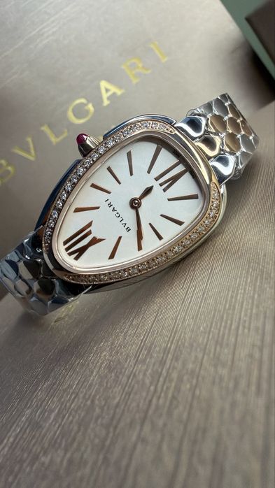 Часы Bvlgari с искусственными бриллиантами