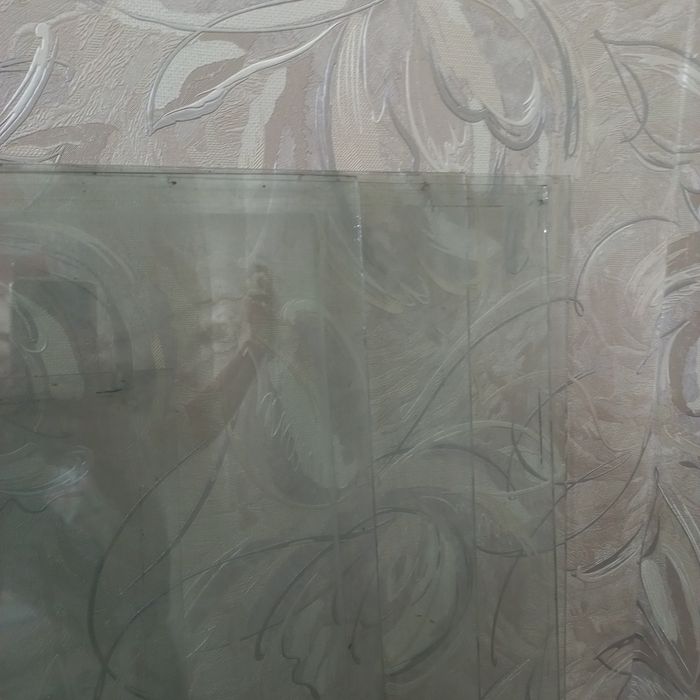 Стекла 4 мм. хорошем состоянии