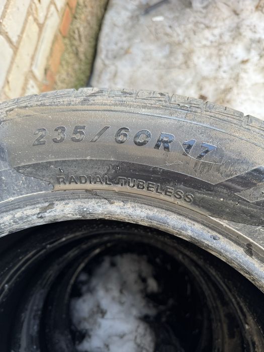 Продам резину 235/60 r 17