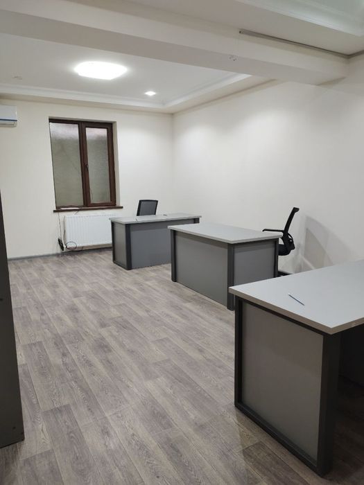 Сдается Офис Частично с Мебелью (цокольный этаж)