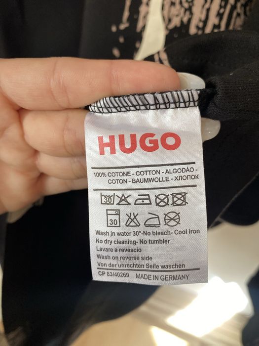 Compleu bărbați Hugo Boss negru cu imprimeu mărimea XL Nou cu etichetă