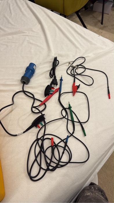 Tester multifuncțional instalații electrice Fluke 1664 FC (Fluke Connect)