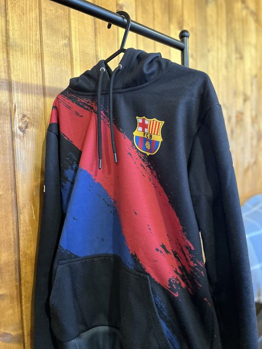 Тениски и худита на ТОП ЦЕНИ!