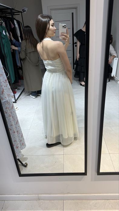 Белое новое платье