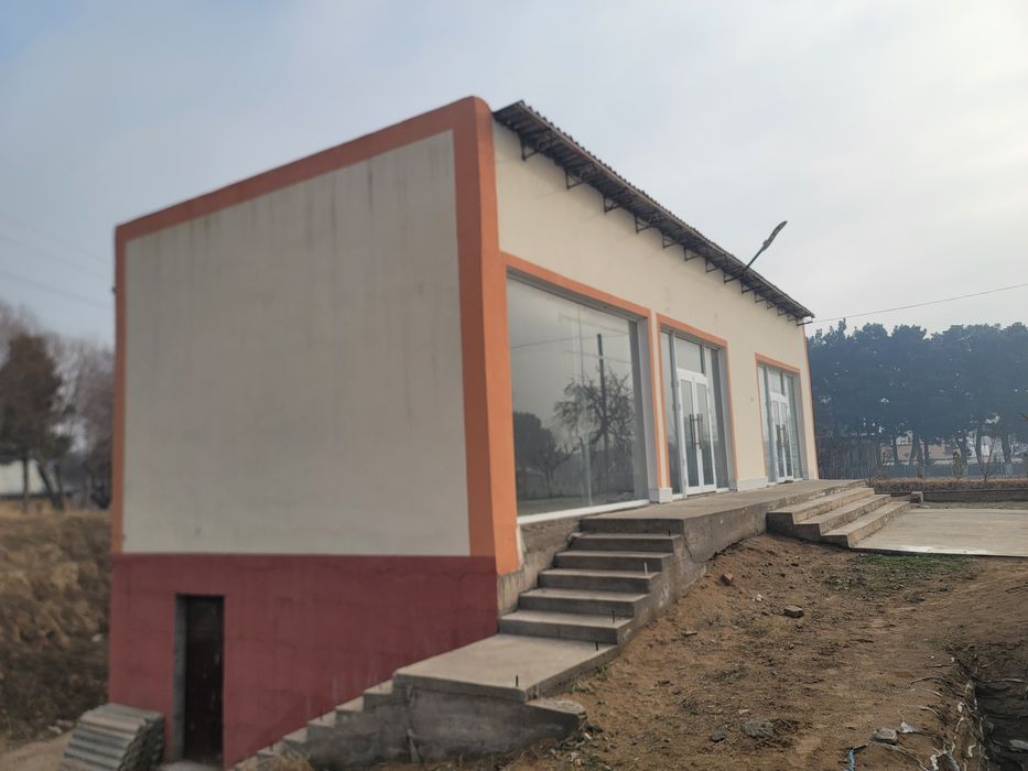 Noturar bino sotiladi