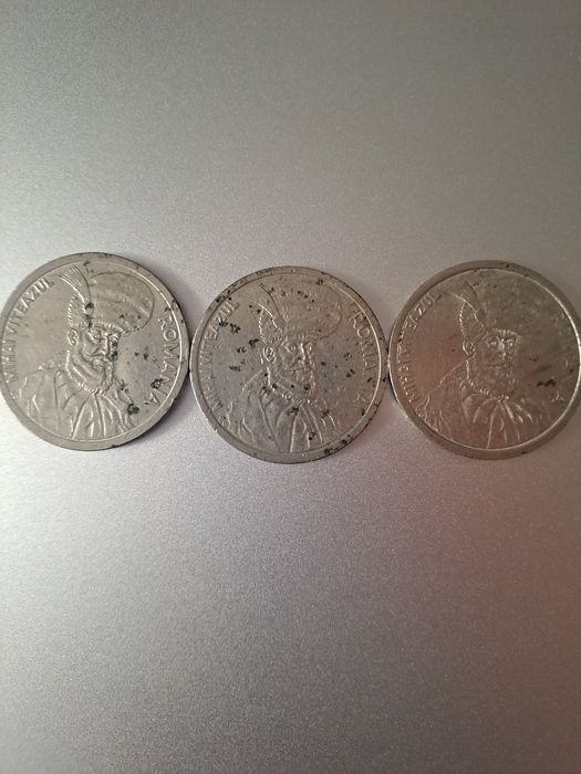 Vand monede 50/100 lei