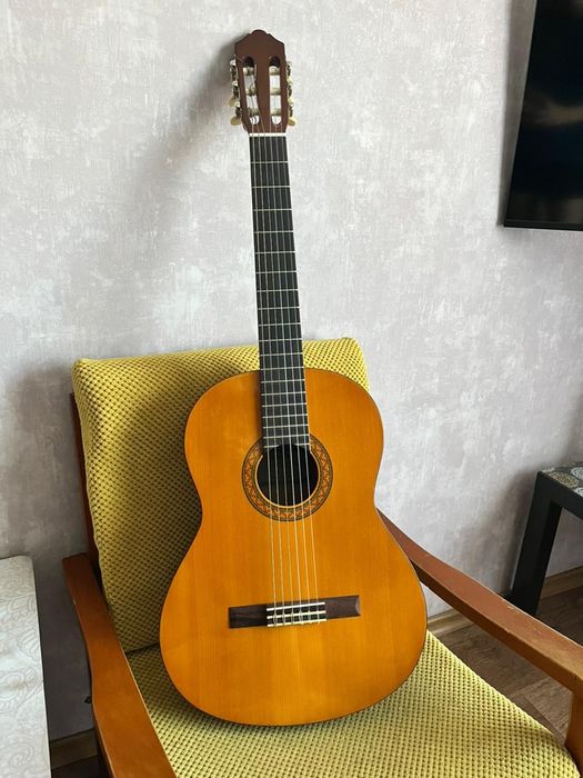 Гитара акустическая