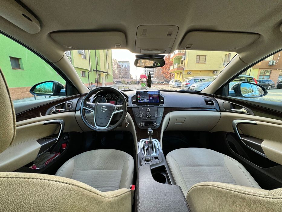 Opel Insignia 2.0 CDTI 131 к.с. – 2011 г. | Черен | Пълна екстра