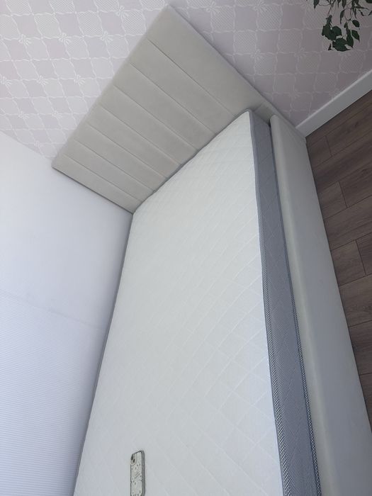 Детская кровать с матрацем