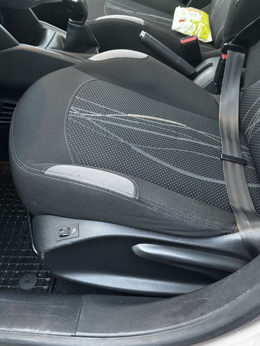 De vanzare peugeot 208