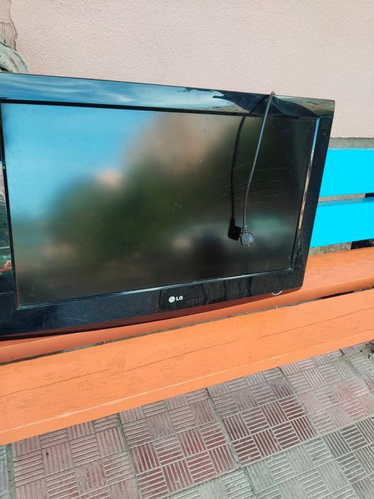 Телевизор LG, б/у