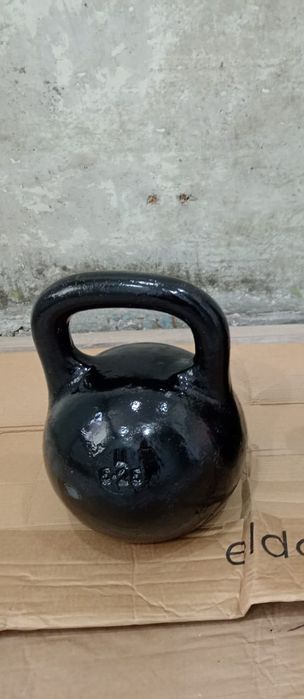 Продам гирю чугунную