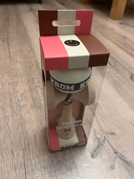 Krom Strogo Neapolitan Kendama