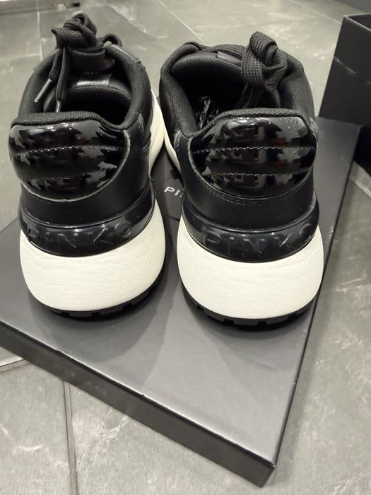 Нови обувки Pinko