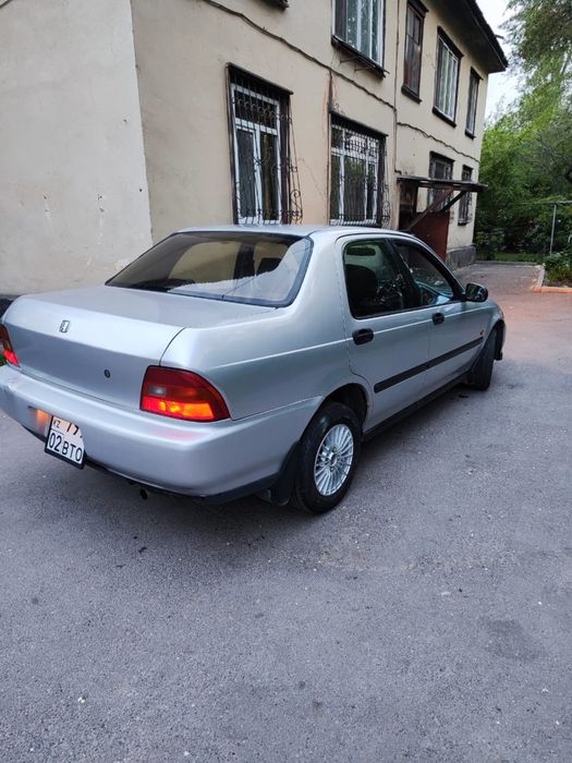 Автомашина honda domani