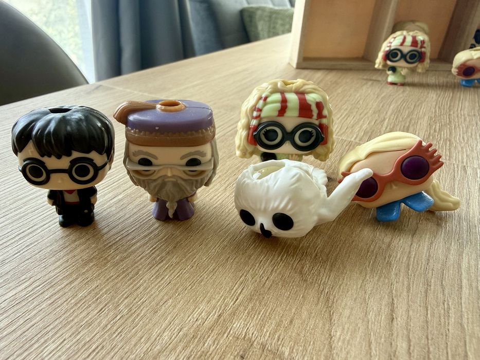 Дървена поставка къща за Хари Потър funko pop kinder фигурки