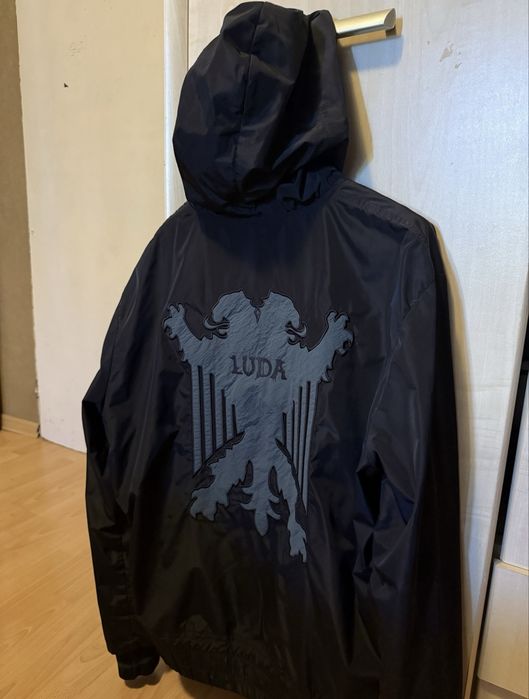 Продавам дрехи на Luda