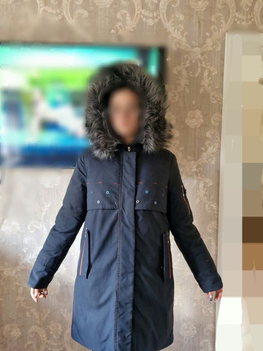 Продам зимнюю куртку 5000