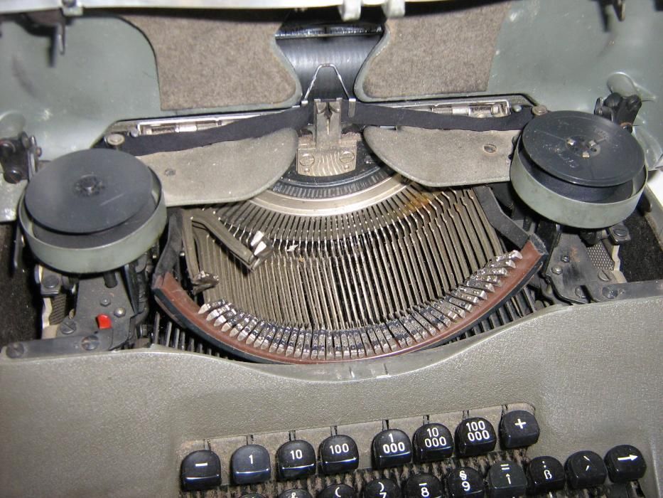 Maşină veche de scris Triumph-Matura