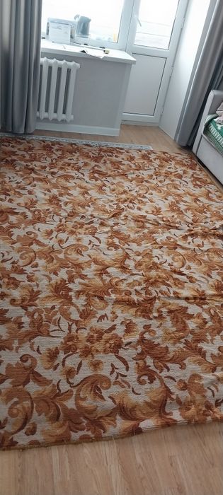 Продам палас в хорошем состояний
