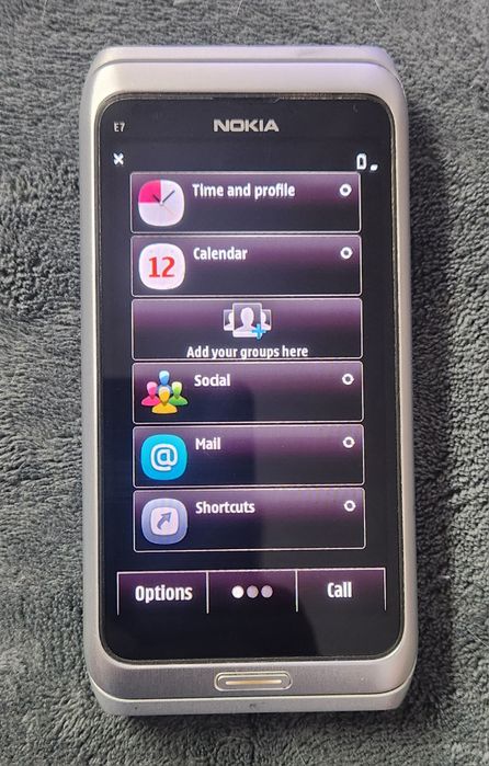 Telefon Nokia e7 defect