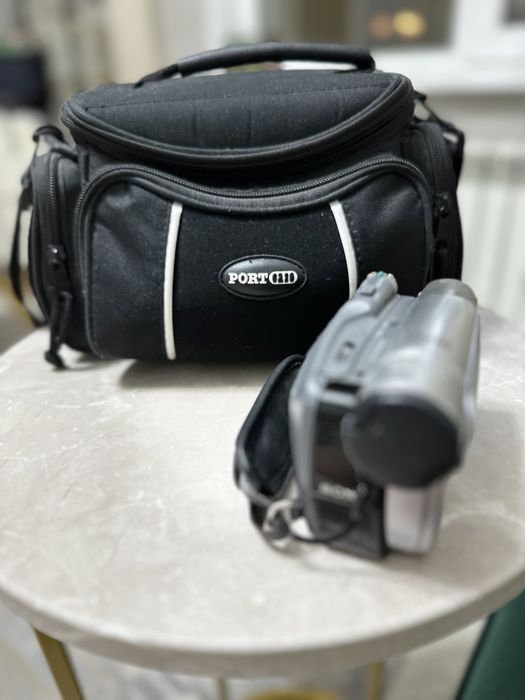 Видеокамера Sony DCR-HC27E