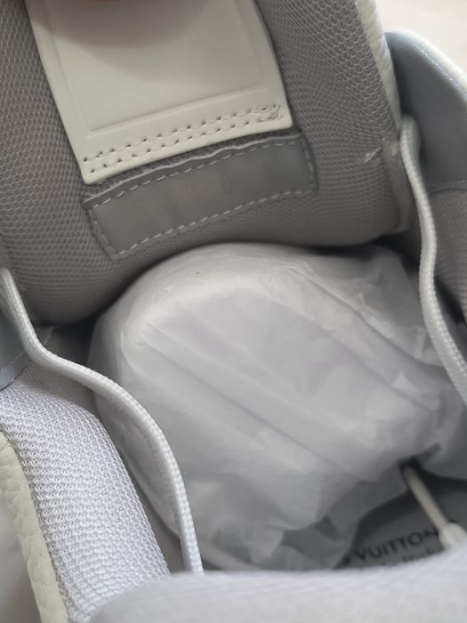 Louis Vuitton trainers white 44