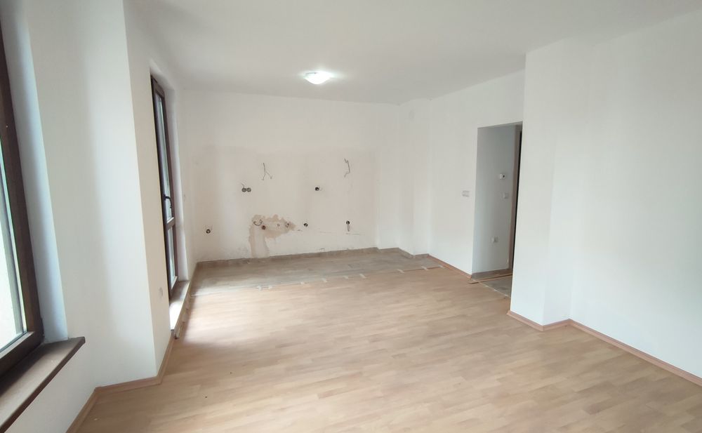 Продава се Тристаен апартамент в София, Белите брези - 75 кв.м за 1247 €/кв.м - Снимка #1