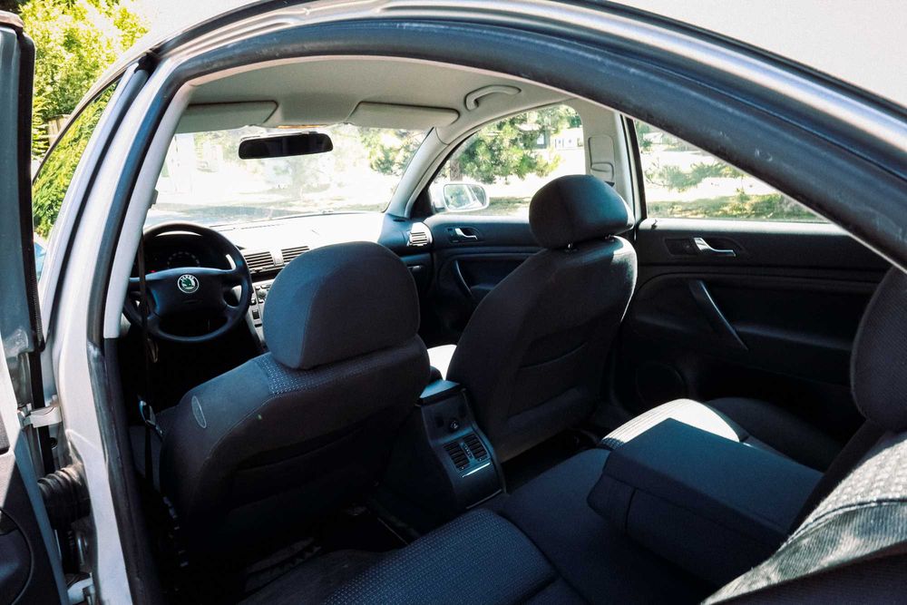 Vând Skoda Superb