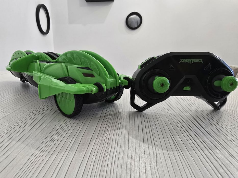 Masina cu telecomanda, Alphagroup, Plastic, Terra-Sect, Verde/Negru