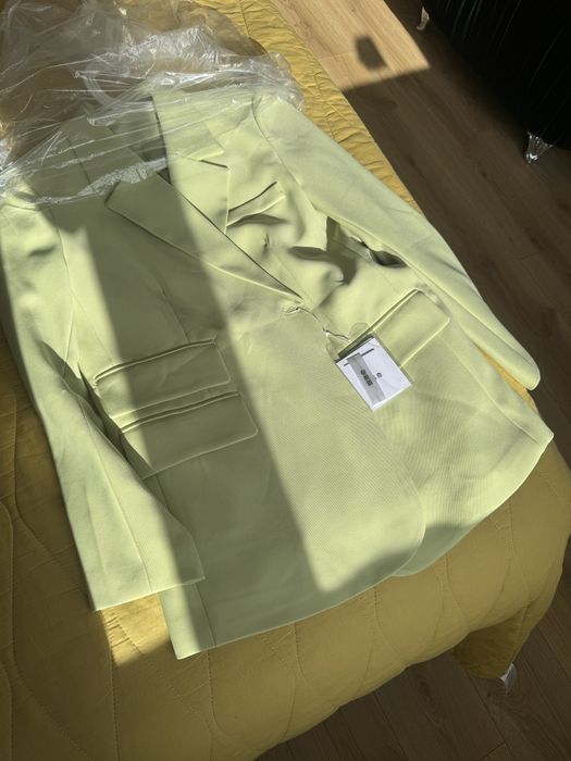 Стильный красивый пиджак