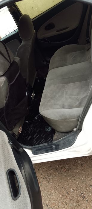 Mitsubishi Carisma 1996 года