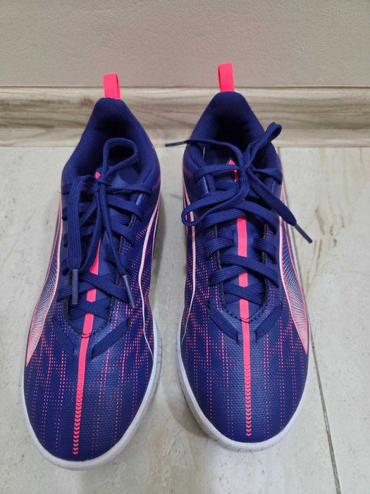 Детски футболни обувки