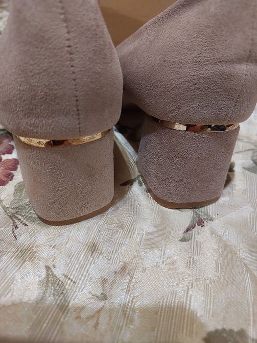 Продаю туфли лодочки