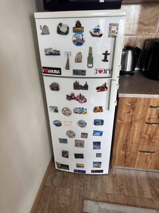 Продавам хладилник Electrolux