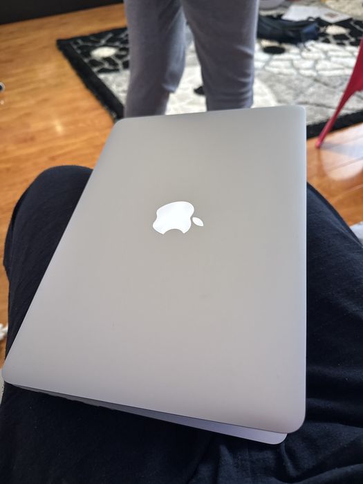 Laptop Apple Macbook Pro 13 i7 16gb ssd 512 baterie noua