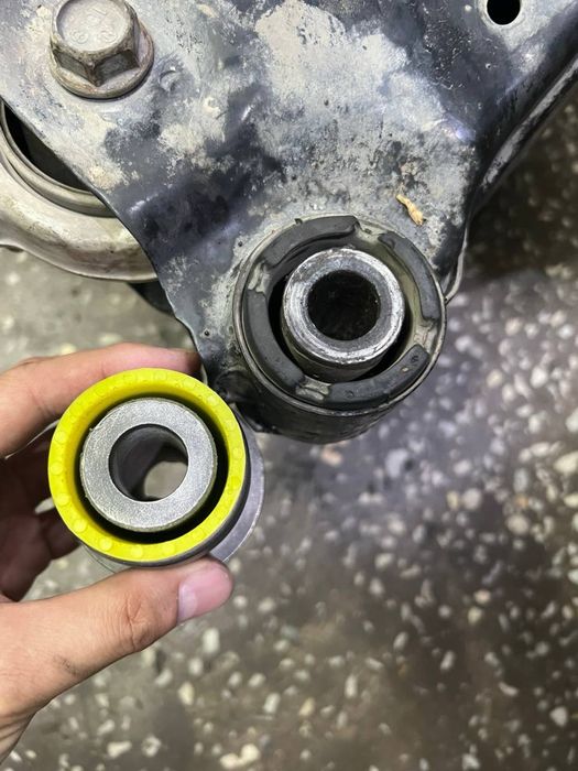 Сайлентблоки балки (подрамник) Nissan Altima