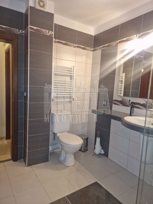 Къща в Варна, област-м-т Манастирски рид площ 465