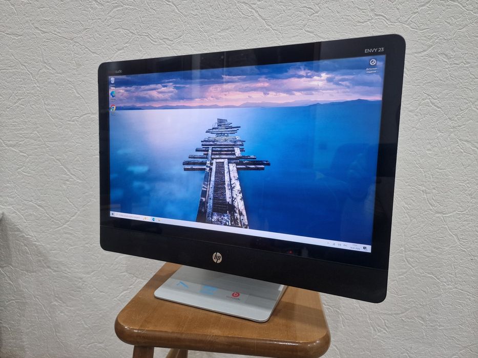 Моноблок HP Envy 23. Сенсорный
