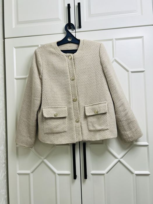 Пиджак, цвет бежевый