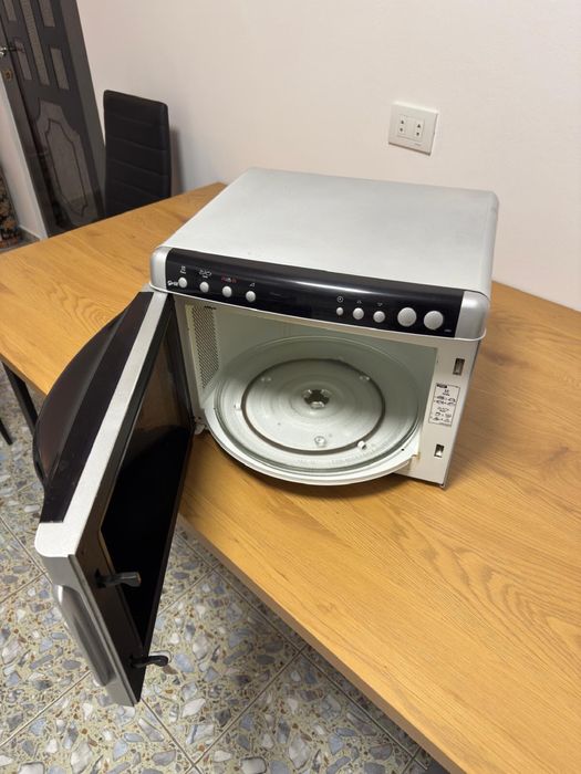Cuptor Microwela Samsung