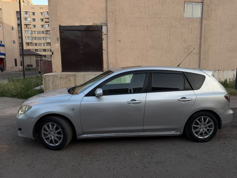 Мазда 3 2003г в хорошем состояний