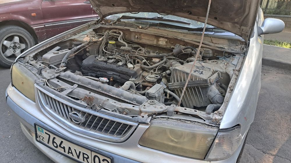 Ниссан Nissan автомобиль