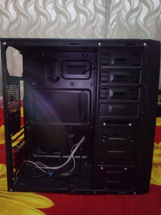 Срочно продам пустой кейс от ПК