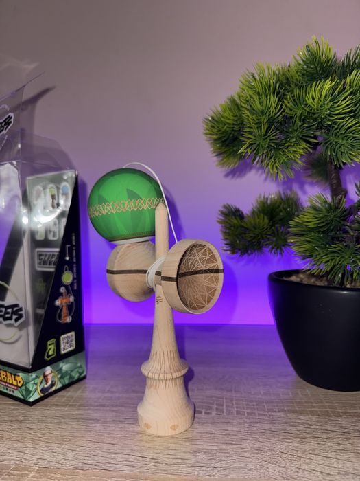 Kendama Gemstone Emerald – Christian Fraser - AntiSkid 2.0