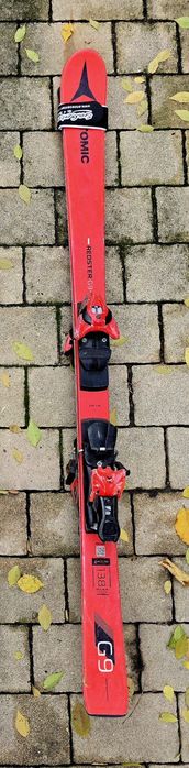 Vând 3 perechi de schiuri pentru copii/juniori