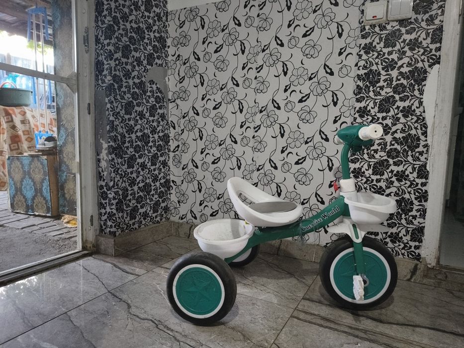 Tricicletă pentru copii cu muzica, aproape nouă, stare foarte bună