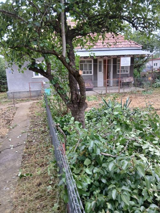 Vând casa cu teren comuna Camaras Pusta