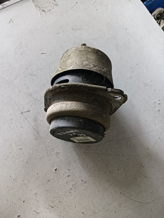 Tampon Motor Stanga Volkswagen Touareg (7La, 7L6, 7L7) [ 2002 - 2013 ]