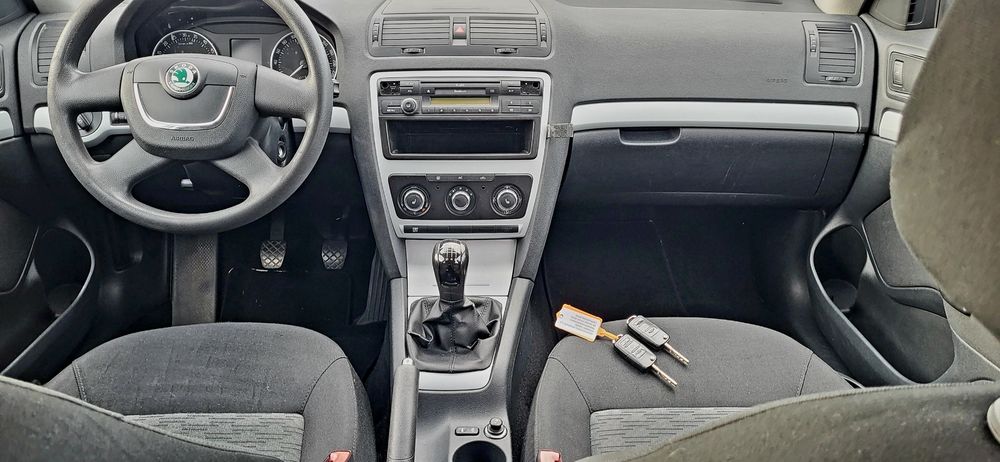 SKODA Octavia 2010 — imagine 2